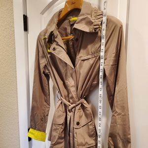 Lightweight short trench jacket